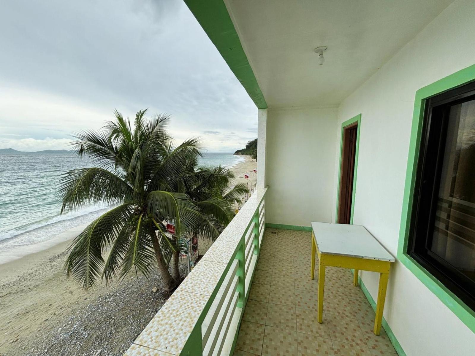 White Beach Hotel Puerto Galera Powered By Cocotel Exterior foto