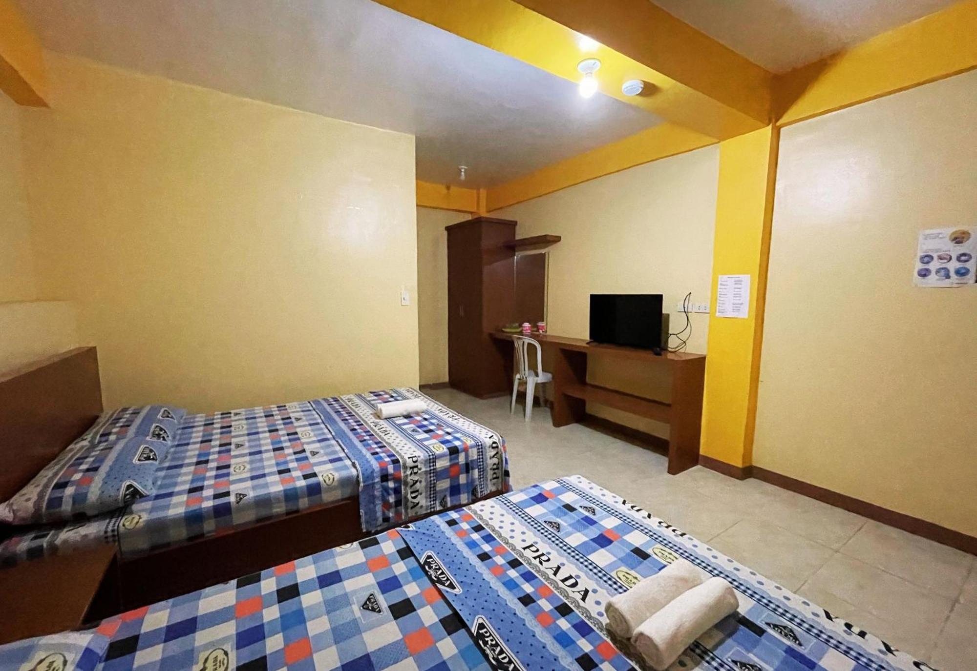 White Beach Hotel Puerto Galera Powered By Cocotel Exterior foto