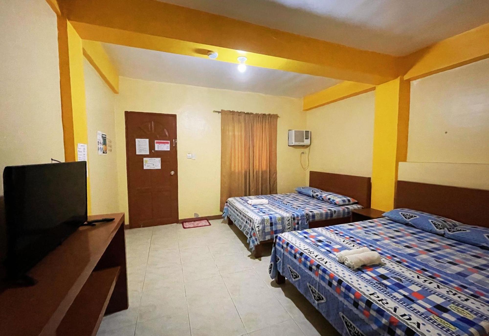 White Beach Hotel Puerto Galera Powered By Cocotel Exterior foto
